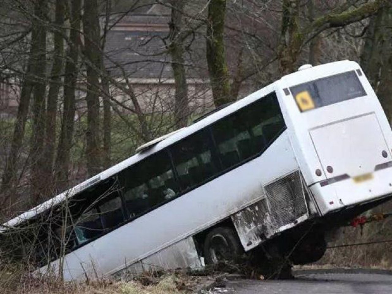 SON DƏQİQƏ! Qobustanda avtobus aşdı – 2 ölü, 6 yaralı – FOTO