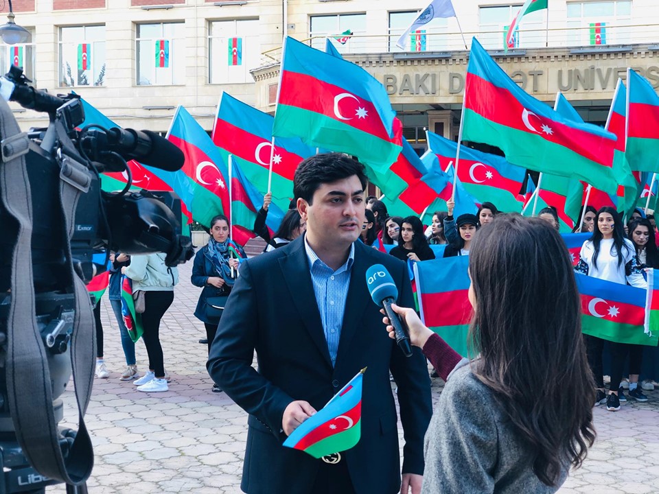 BDU THİK tərəfindən “Üç rəngin kölgəsində!” adlı fləşmob keçirilib! – FOTOLAR