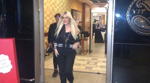 Cinsini dəyişib ərə gedən bloqer Bakıda (FOTO)
