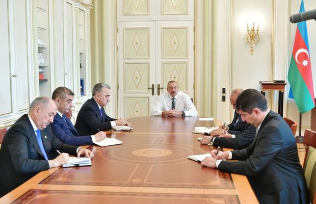 İlham Əliyev yeni təyin olunmuş icra başçıları ilə görüşdü – “Bir daha vətəndaşlara müraciət etmək istəyirəm, əgər görsəniz ki, rəhbər şəxslər əyri yola gedirlər…”