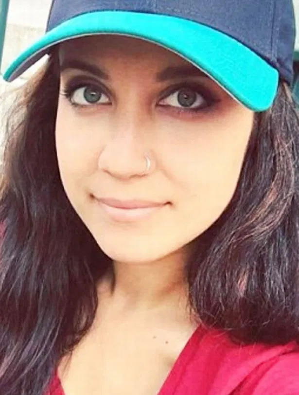 Ərli qadın müəllim şagirdini evə çağırıb, onunla birlikdə oldu – FOTO
