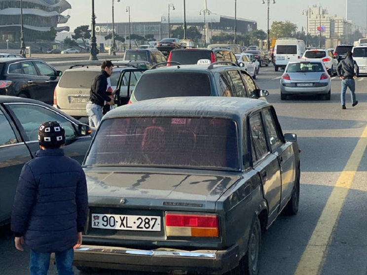 Sabahdan bu ünvanlarda avtomobilini saxlayanlar CƏRİMƏLƏNƏCƏK
