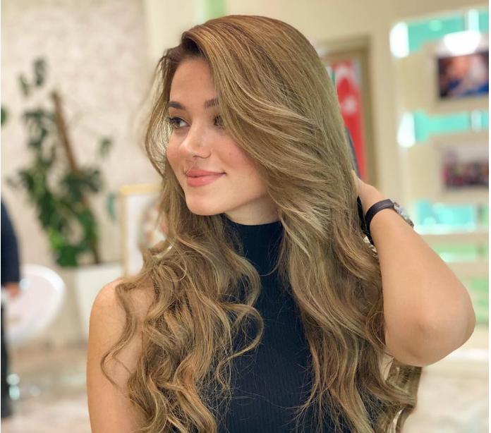 Xalq artistinin özündən gözəl qızı hər kəsi heyran qoydu – FOTOLAR