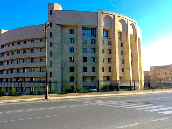 DÖVLƏT XƏSTƏXANASINDA KORRUPSİYA BAŞ ALIB GEDİR