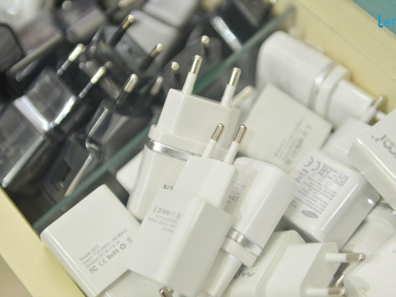 Bakıda “ADAPTER” FIRILDAĞI: enerji cihazı alarkən bunlara DİQQƏT EDİN!