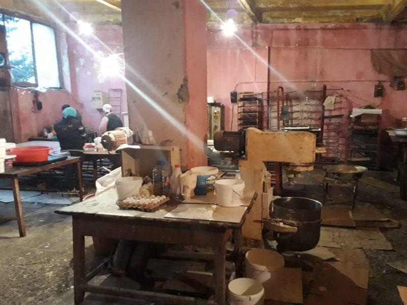 Görün bizə şirniyyat adı ilə nə satırlar… – “Razin”də dəhşət – FOTOLAR
