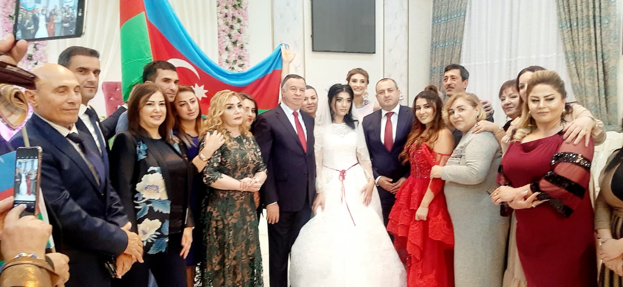 “Çıxış Yolu” verlişinin növbəti xeyriyyə toyu hamının sevincinə səbəb oldu