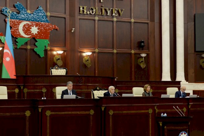 Biznesmenlər, qocalar, susanlar və dava edənlər… –   Məclisdə köklü dəyişiklik