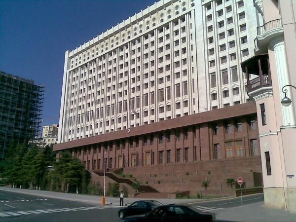 İlham Əliyev Prezident Administrasiyası ilə bağlı SƏRƏNCAM İMZALADI