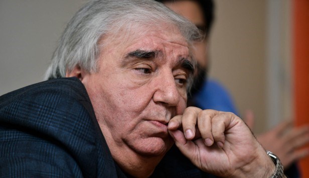“Görün, biz qadını nə qədər alçaltmışıq ki, onu kişi ilə bərabər tuturuq” – Ramiz Rövşən