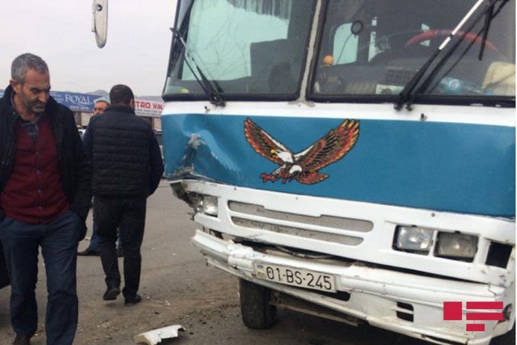 Bakıda sərnişin avtobusu qəzaya düşüb, yaralılar var – FOTOLAR