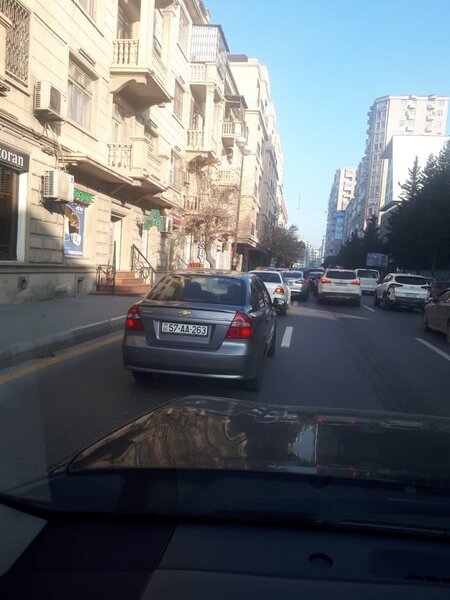 Azərbaycanda AA nömrəli maşın taksi işləyir – FOTO FAKT