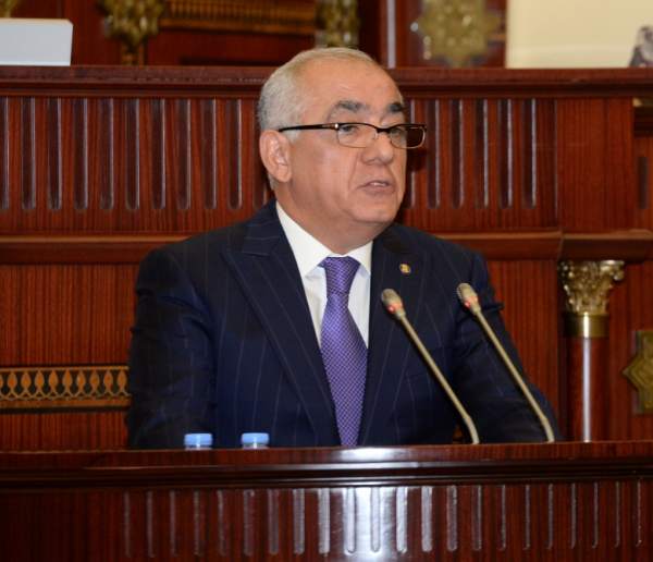 ƏLİ ƏSƏDOV DAHA 3 ŞÖBƏ MÜDİRİ TƏYİN ETDİ – Hökumətdə dəyişikliklər