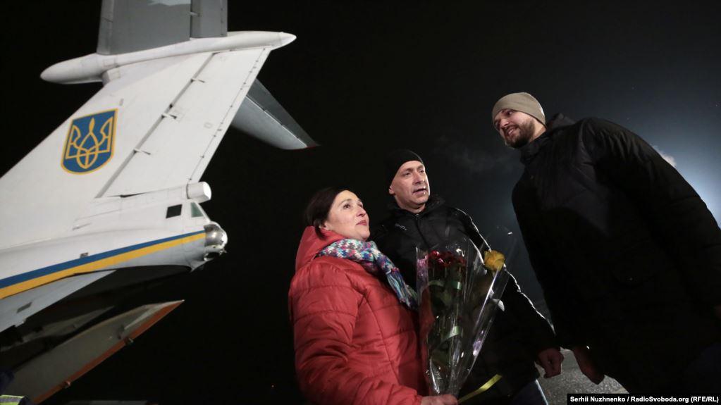 Ukrayna və Rusiya məhbusları dəyişdirdilər – 200-ə yaxın girov azad edilib – FOTO