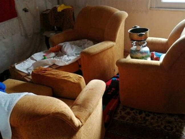 İki cəsəd BU EVDƏN ÇIXDI – Qonşu danışdı: Biri kresloda uzanmış idi, başı qan… – VİDEO