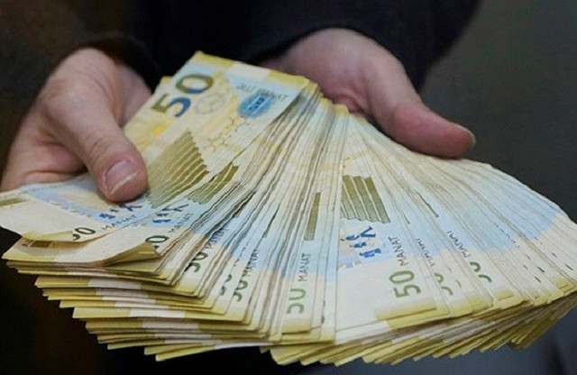 Bu şəxslərin maaşı artırıldı