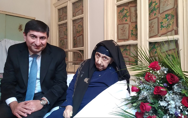 Yasamal İcra başçısı 100 yaşlı sakinin ad gününə getdi – Foto