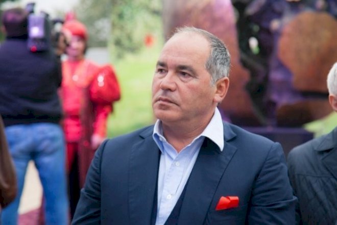 Milyarder YAP-ı niyə Kommunust Partiyasına bənzətdi? – “Bu, hakimiyyətə demarşdır”