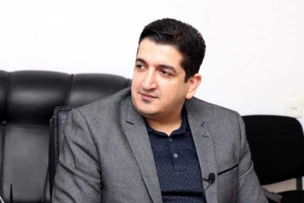 “Getsin alverini eləsin, Milli Məclisdə nə işi var?” – Zaur Əhməd