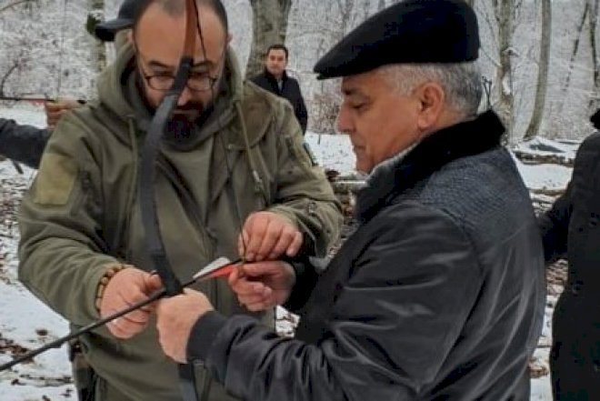 İcra başçısı turistlərlə qartopu oynadı, ox atdı – Video+Fotolar