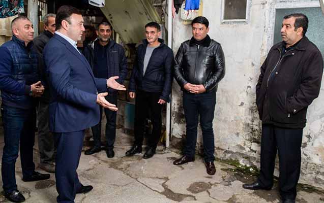 YAP-ın namizədi Elnur Allahverdiyev imzatoplama kampaniyasın uğurla davam etdirir