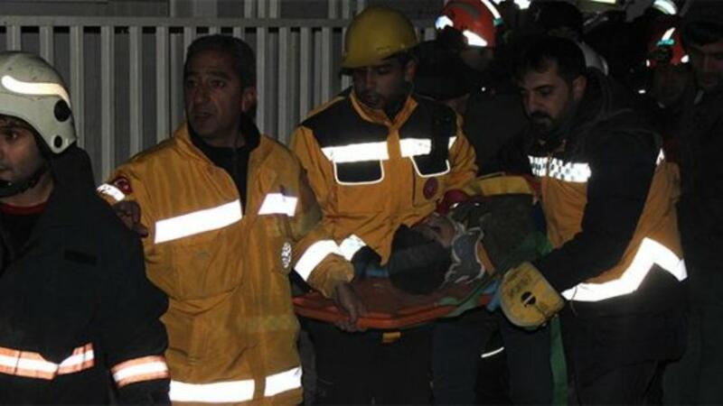 Türkiyədə MÖCÜZƏVİ ANLAR: 12 yaşlı uşaq dağıntıdan sağ çıxarıldı – VİDEO