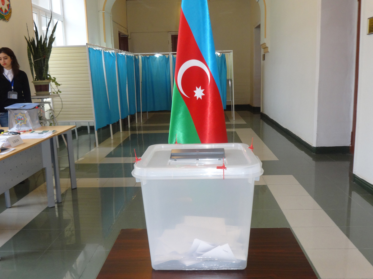 Azərbaycanda seçki: Prezident Əliyevi necə aldatdılar?