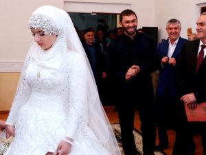 Ata qızını niyə tez ərə verir? – Sədrdən heyrətamiz AÇIQLAMA – VİDEO