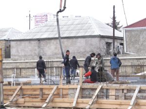 Xırdalanda yeni bina tikintisi narazılıq yaradır – VİDEOREPORTAJ