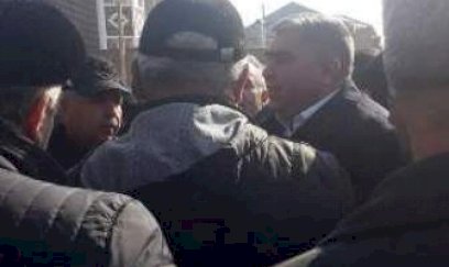 SON DƏQİQƏ! Abşeronda yerli sakinlər etiraza qalxdı – başçı müavini və yerli məmular hadisə yerinə gəldi(VİDEO+FOTO)