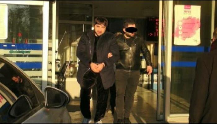 Bu gün saxlanılan dəstənin “Lotu Quli”nin adamını bıçaqladığı görüntülər ortaya çıxdı – VİDEO