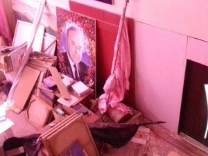 Ulu Öndərin və prezident İlham Əliyevin portretləri tullantılar arasına atılıb – Kürdəmir Mədəniyyət evindəki mədəniyyətsizlik! – FOTOLAR