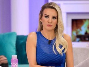 Esra Erolun atası koronavirsudan öldü – İDDİA- FOTO