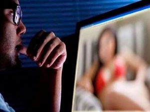 Bakıda kişi ilə tanış olan qadın intim görüntüləri ilə şantaj edildi — ŞOK TƏFƏRRÜAT