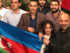 Tələbələr Mübariz Mənsimovun müdafiəsinə qalxdı