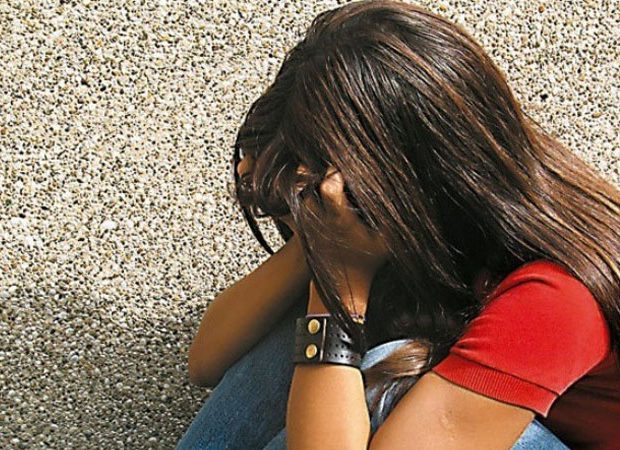 Lerikdə qalmaqal: 59 yaşlı müəllim şagirdinə təcavüz etməkdə suçlanır Lerikdə qalmaqal: 59 yaşlı müəllim şagirdinə təcavüz etməkdə suçlanır