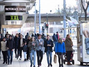 Yoluxma sayı 10 min, ölü sayı 919 nəfər – Avropanın bu ölkəsində karantin rejimi yoxdur – SƏBƏBİ