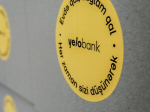 Yelo Bank 300-dən çox ailəni sevindirdi