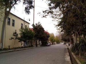 Lənkəranda inanılmaz “BÜDCƏ QƏNAƏTİ”: Dirəklərdə lampa əvəzinə vedrə asıblar – FOTOLAR