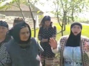 Ağsu rayonunda kənd sakinləri ayağa qalxdı – VİDEO