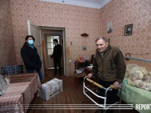 SOCAR Sumqayıtdakı aztəminatlı ailələrə və ahıl vətəndaşlara ərzaq yardımı edir – VİDEO