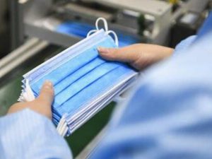 KİV: Birdəfəlik maskalar təhlükə yaradır