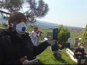 Koronavirusdan ölən şəxsin dəfnində CANLI YAYIM