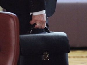 Milli Məclisin deputatı: “İstefa verəcəyəm”