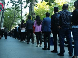Bakıda ideal növbə sırası bu şirkətin qarşısında imiş – Fotolar