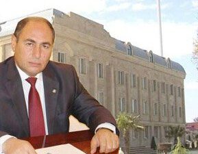 BƏRDƏDƏ «ASFALTYEYƏN» MƏMUR: İLHAM ƏZIMOVUN BIZNES SIYAHISI
