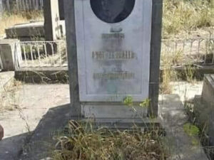 Asəf Zeynallının məzarı biabırçı vəziyyətdədir (FOTO)
