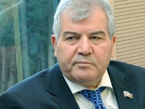 “Polis vətəndaşın evinə sanki terrorçu axtarırmış kimi hücum etməli deyildi” – Sabir Rüstəmxanlı