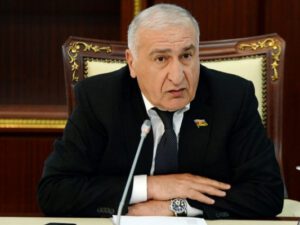 Deputat karantin rejiminin qaydalarını pozub – FOTO