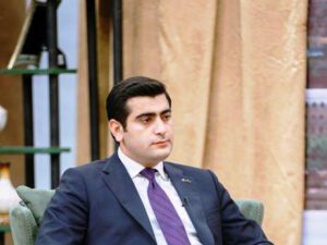 Mərkəz direktoru AA seriyalı maşında kimi hədələyib? – DETALLAR(VİDEO)